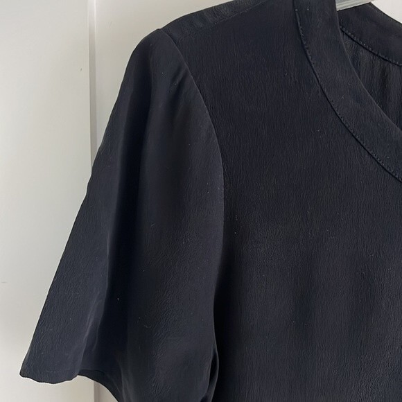 R | Label The Reset 100% Silk shell Blouse round Neck Top Sz XS excellent - Picture 3 of 6